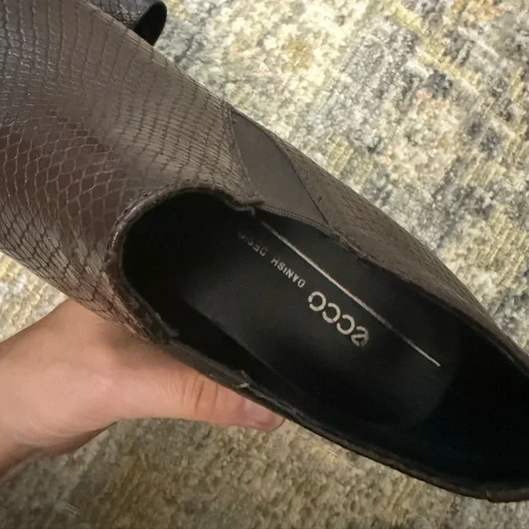 Ecco Ankle Boots Womens Brown Leather Snake Print Heeled Size 8.5 Minimalist - Picture 7 of 11